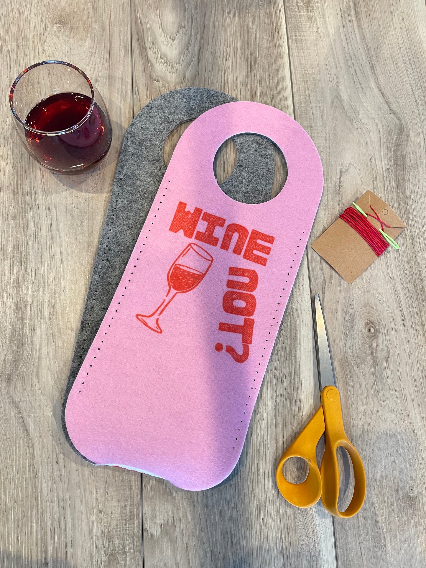 WOOLIGANS DIY Wine Tote Kit – Pre-Cut & Pre-Punched Felt