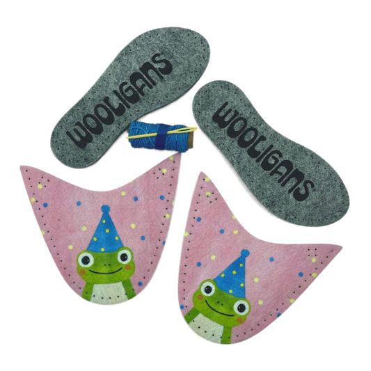 WOOLIGANS KIDS “PARTY FROG” SLIPPER KIT