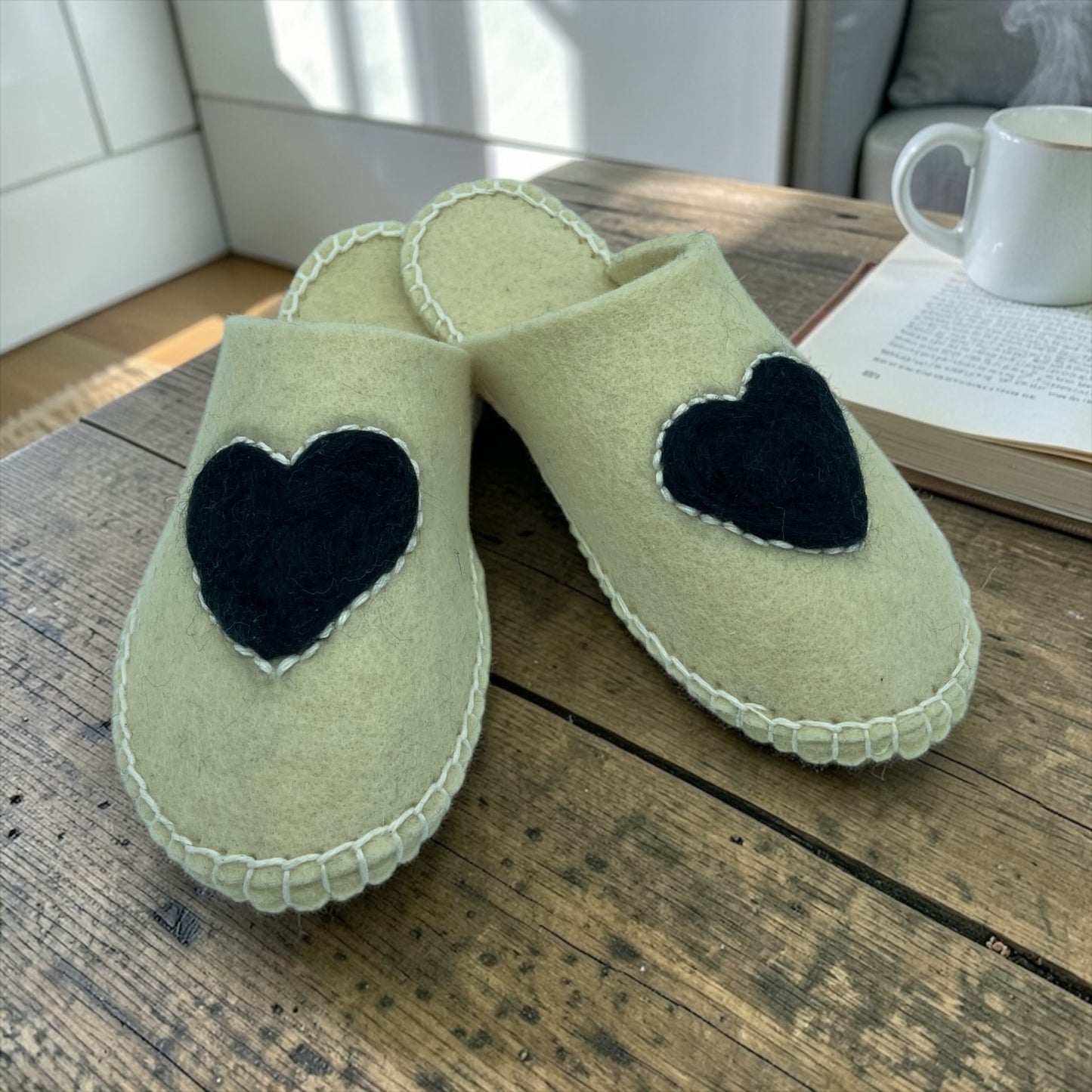 WOOLIGANS PURE™ | 100% Natural Wool DIY Slipper Kit